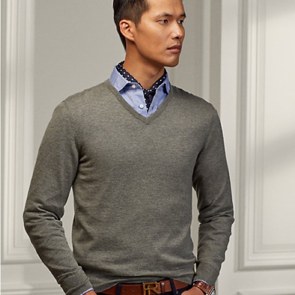 Ralph Lauren Purple Label 100% cashmere sweater- gray v-neck